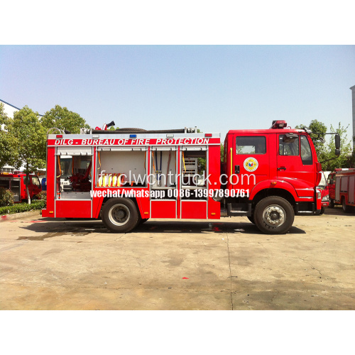 SINOTRUCK 4X2 6000litres Camion de pompiers en mousse d&#39;eau
